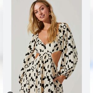 YARETZI GEOMETRIC PRINT CUTOUT  MIDIDRESS new with tags sold out at store